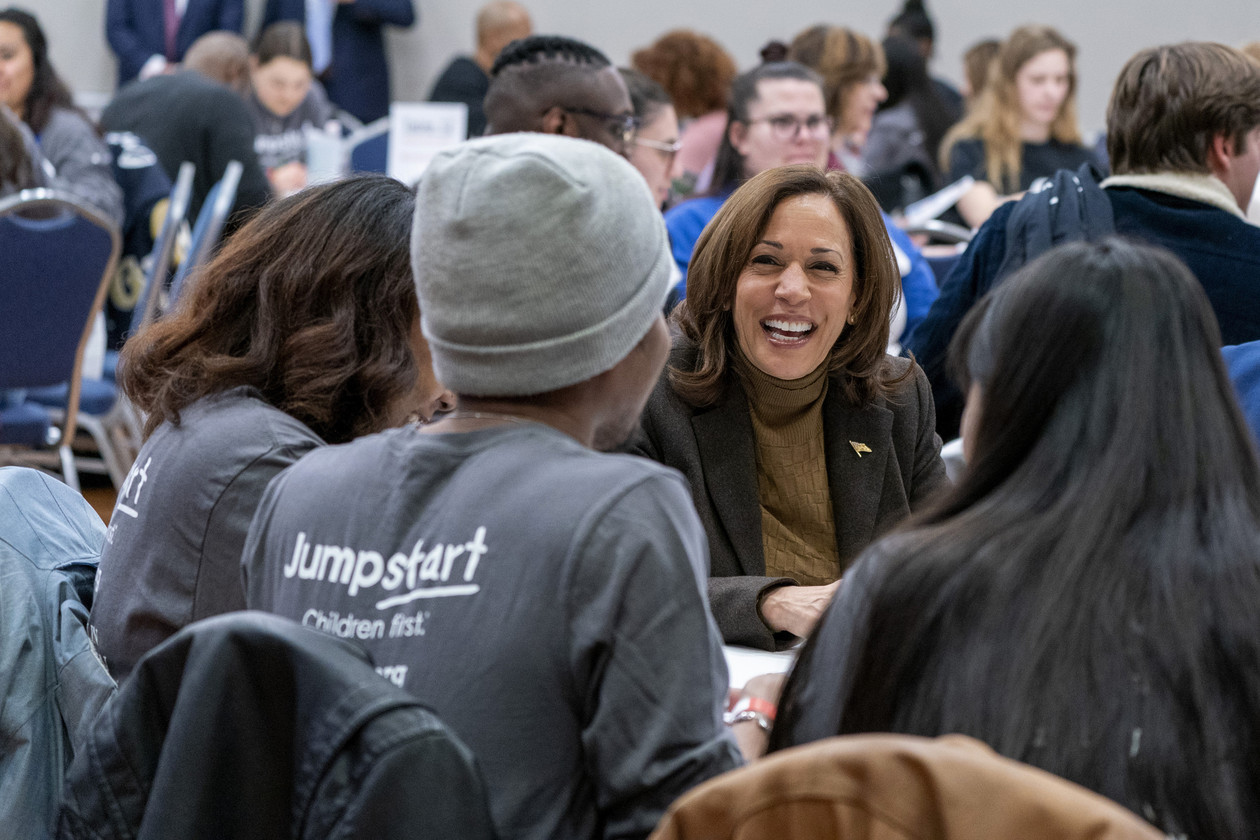 Kamala Harris brings in $200 million in first week of her candidacy