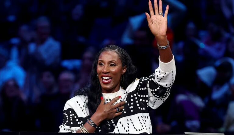 Lisa Leslie to be honored with statue outside Los Angeles arena